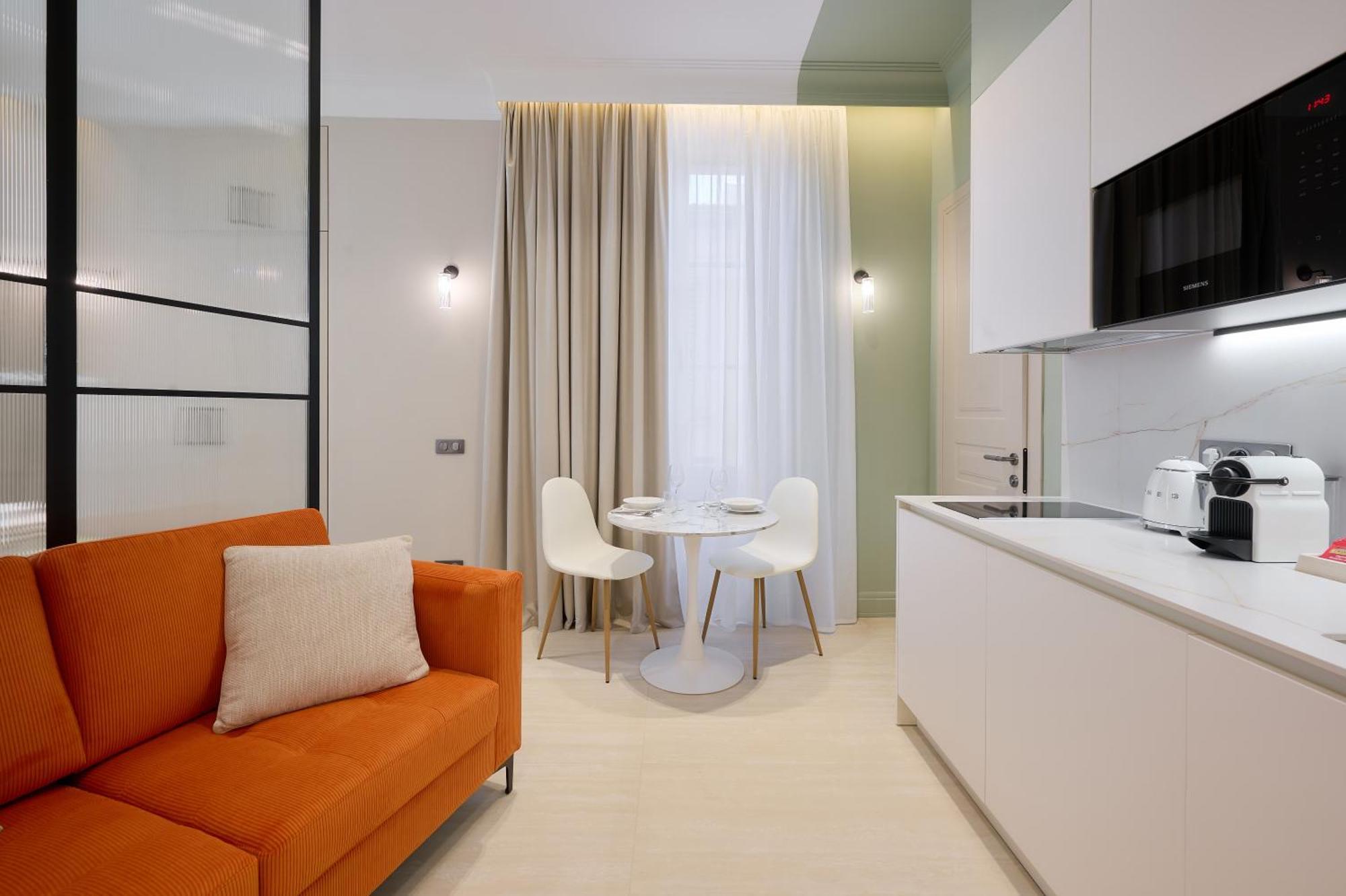 9 Alberti Centre * Nizza