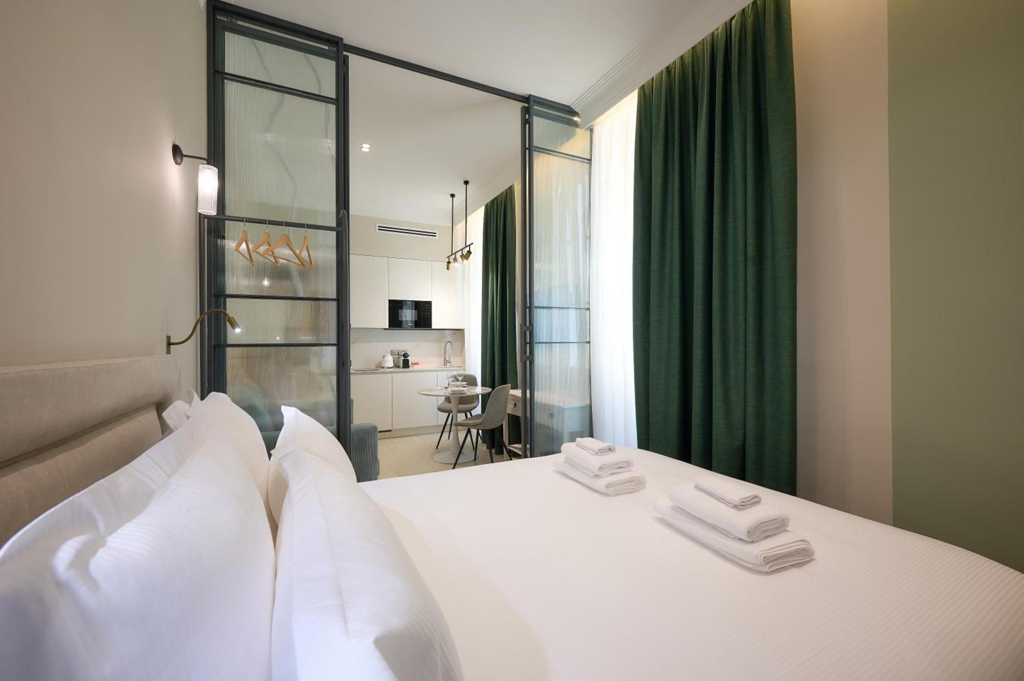 9 Alberti Centre Aparthotel Nizza